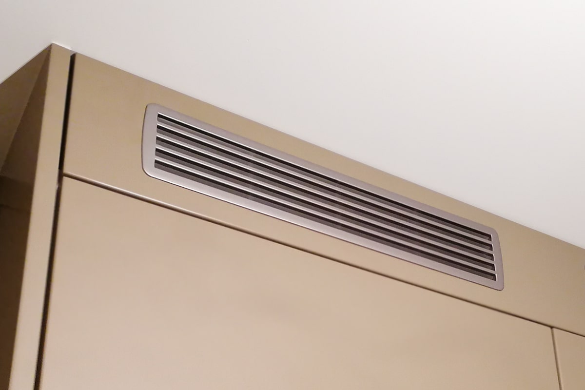 Gornja ventilaciona rešetka za kuhinju